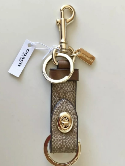 🐎Coach|Signature Key Fob🐎 - Picture 2 of 8